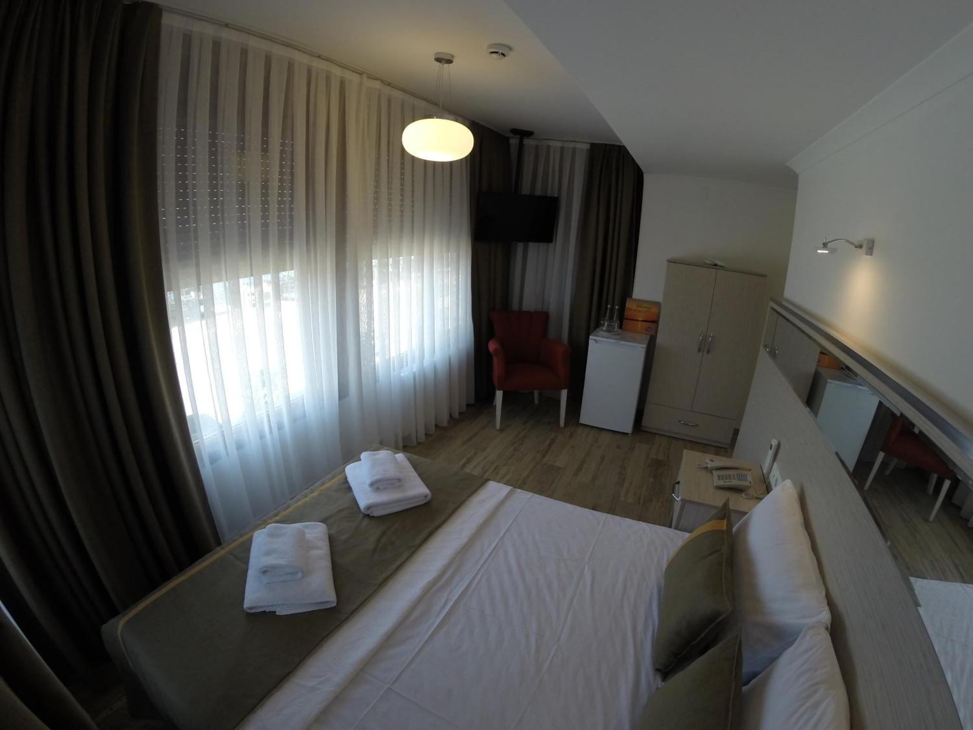 Yakamoz Otel Urla Buitenkant foto
