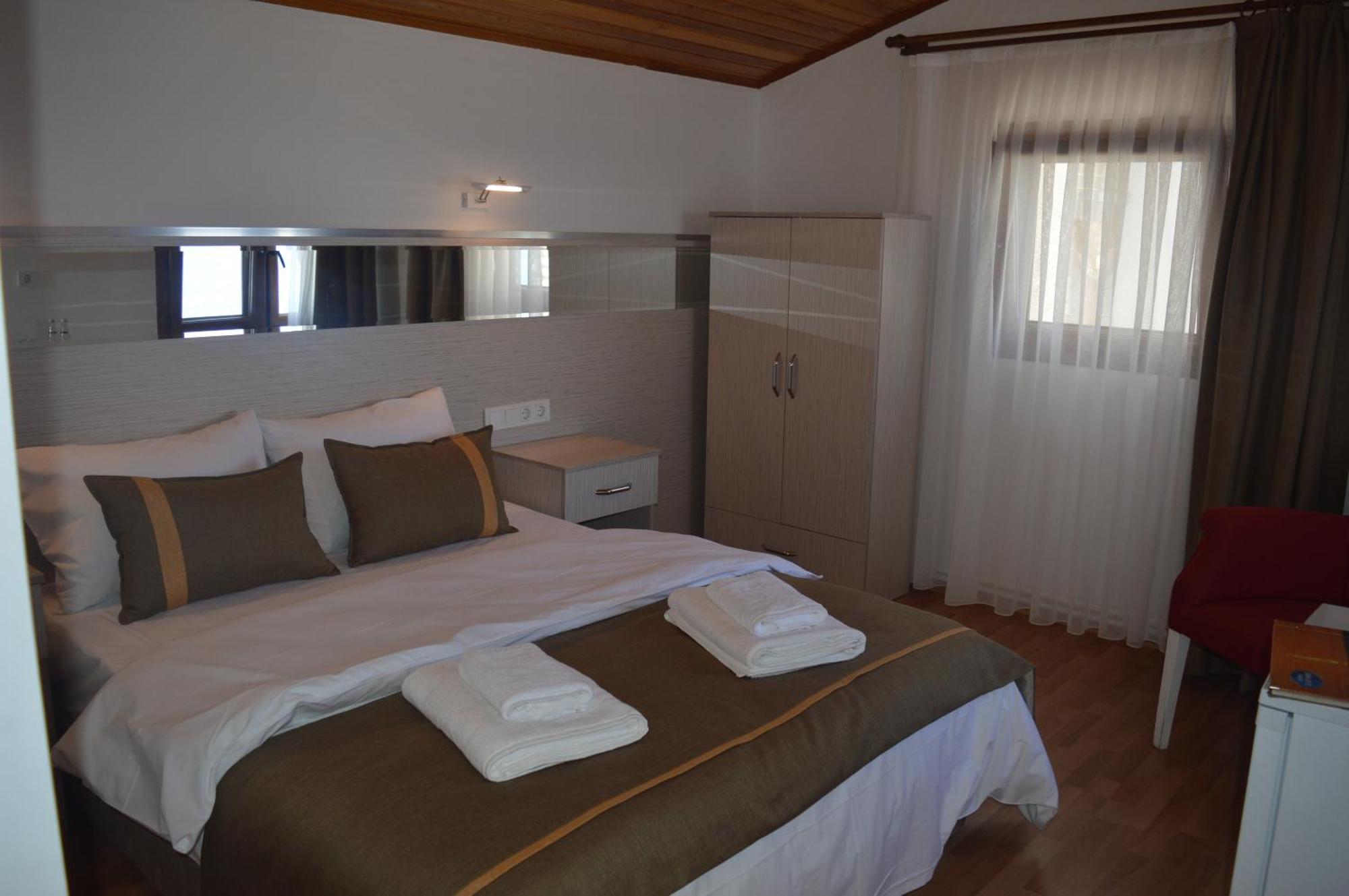 Yakamoz Otel Urla Buitenkant foto