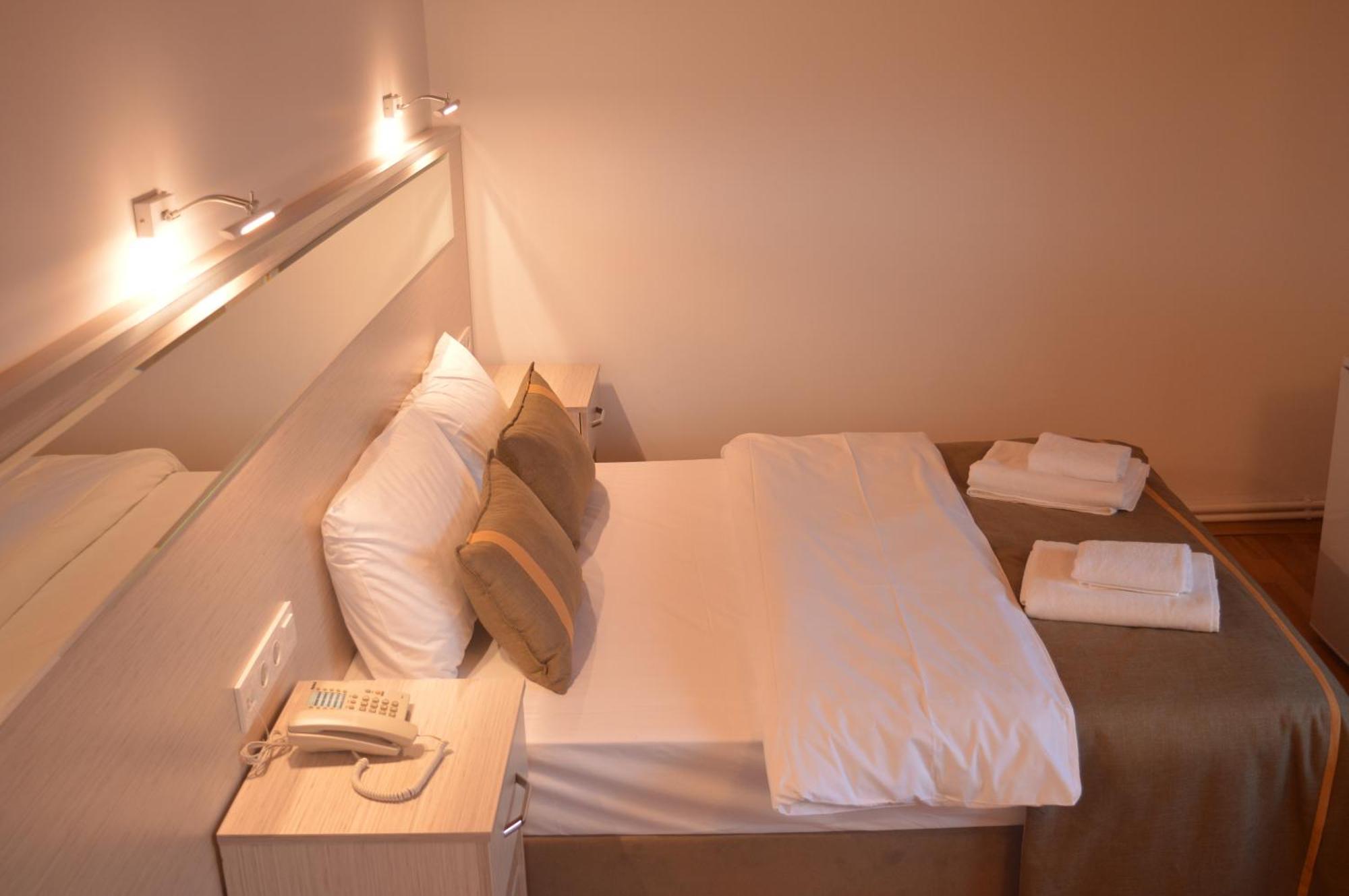 Yakamoz Otel Urla Buitenkant foto