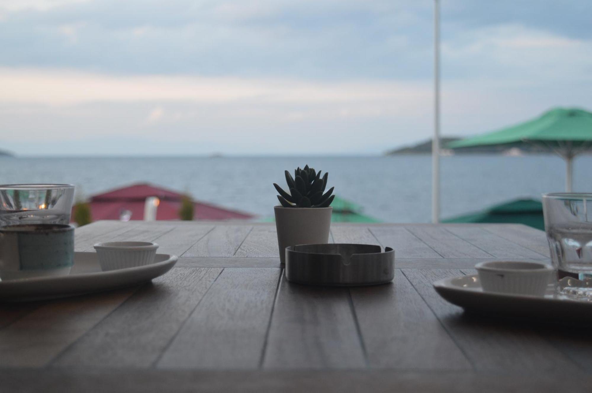 Yakamoz Otel Urla Buitenkant foto